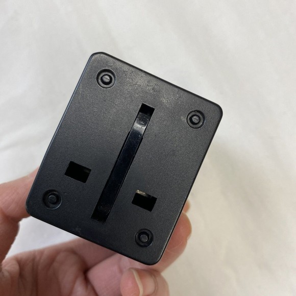 Sharper Image Travel Plug ** Universal Adaptor ** With Dual USB * - Picture 6 of 6